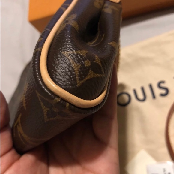 Authentic Louis Vuitton Eva Clouch - Picture 8 of 8